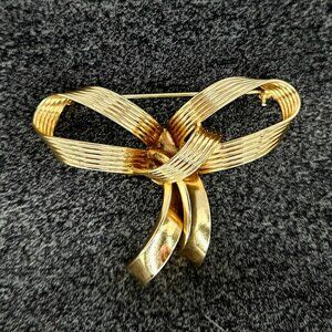 Vintage Gold Tone Bow Brooch